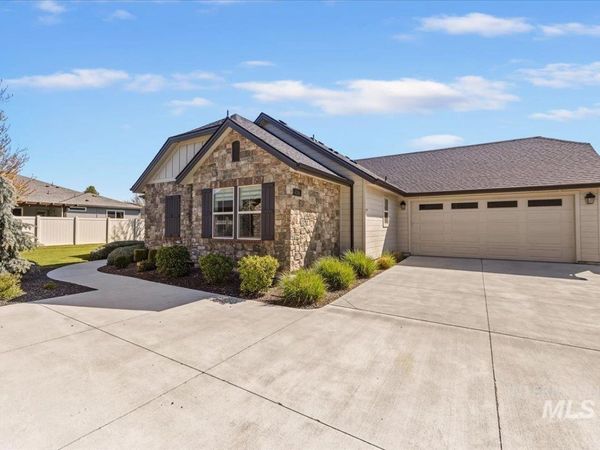 4204 E Silverking Ln, Meridian, ID 83642