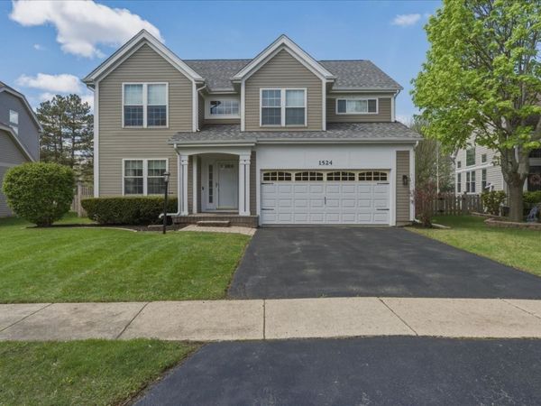 1524 Woodbury Circle , Gurnee, IL 60031