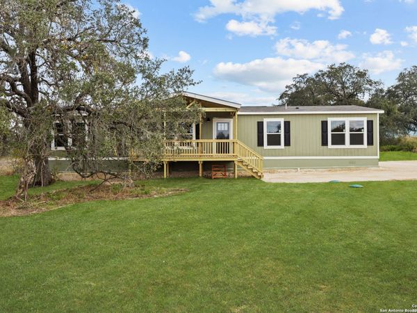 2711 FM 1332, Jourdanton, TX 78026