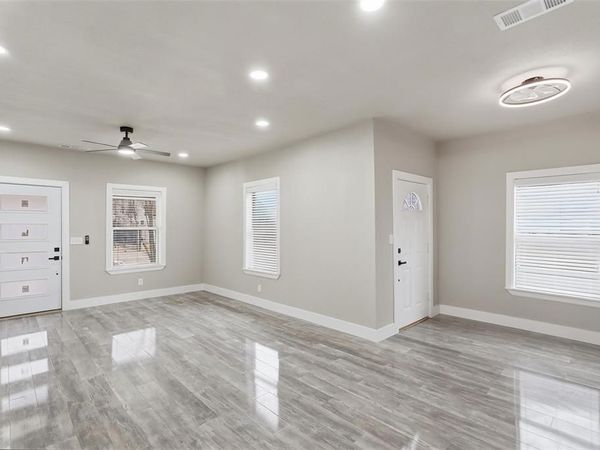 1914 Leath Street , Dallas, TX 75212