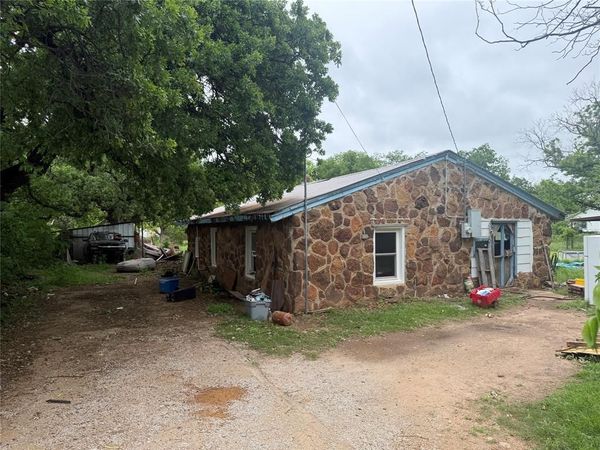 301 S West Street, Bangs, TX 76823