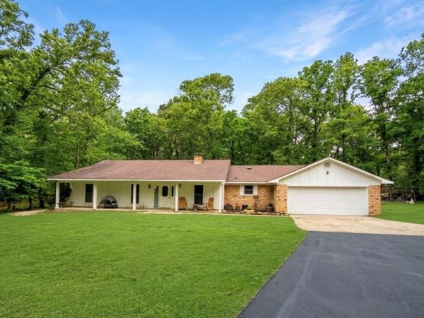 4312 Circle Square Drive, Mooringsport, LA 71060
