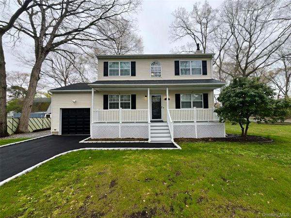 80 Queen Road, Mastic Beach, NY 11951