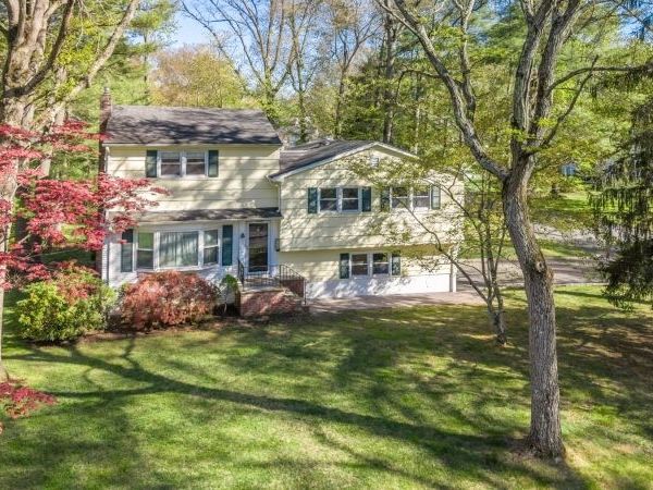 380 Charnwood Rd, New Providence, NJ 07974