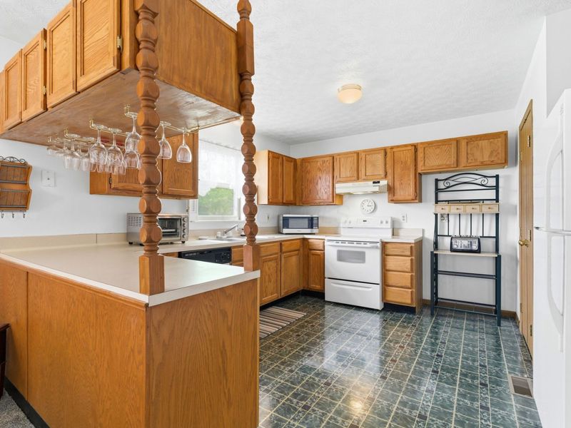 2742 Woodcroft Road, Columbus, OH 43204 Photo 11
