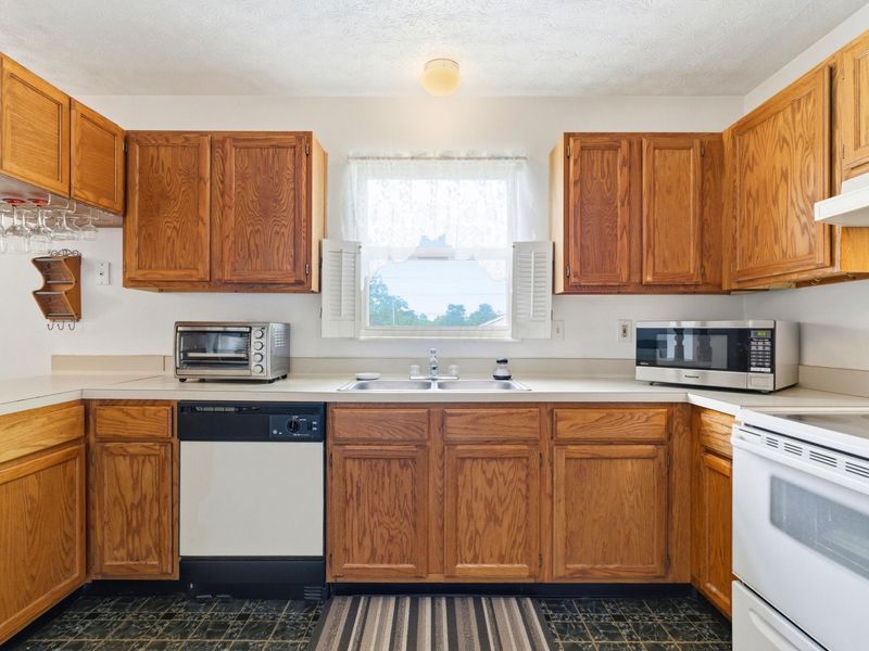 2742 Woodcroft Road, Columbus, OH 43204 Photo 12