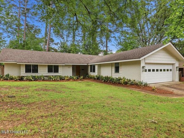 163 Chippewa Circle, Jackson, MS 39211