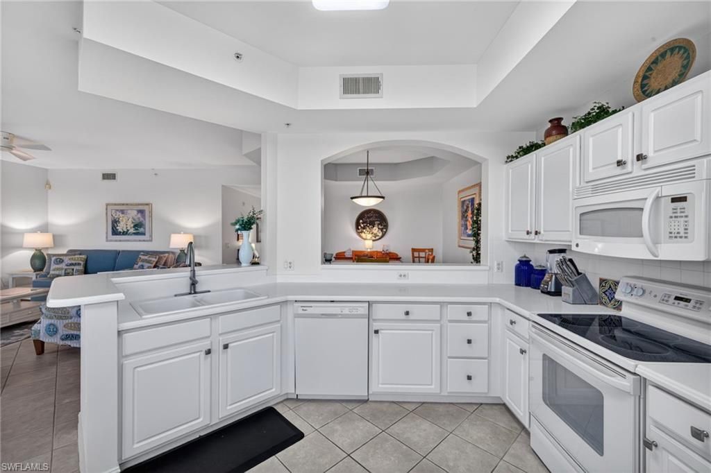 20944 Island Sound Cir , Unit 305, Estero, FL 33928 Photo
