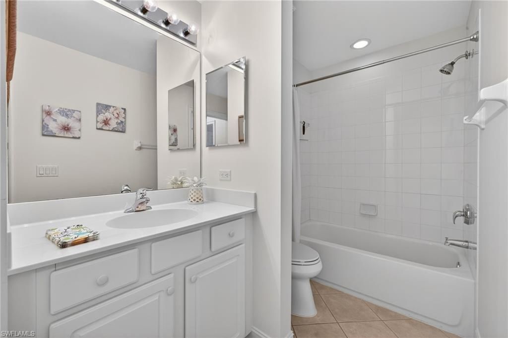 20944 Island Sound Cir , Unit 305, Estero, FL 33928 Photo