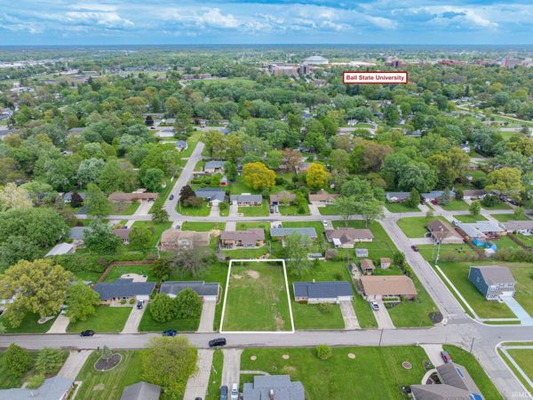 1808 N Winthrop Road, Muncie, IN 47304