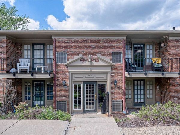 1020 Chatham Park Drive, Unit J, Pittsburgh, PA 15216