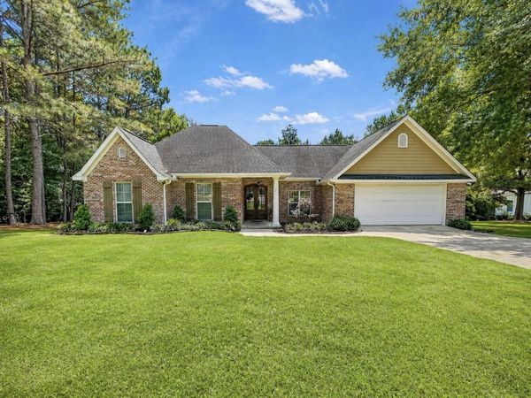 6 Butterfly Ln., Hattiesburg, MS 39402