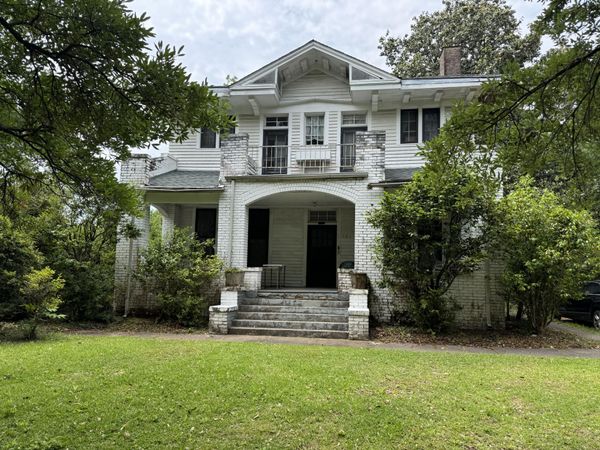 506 6th Ave., Hattiesburg, MS 39401