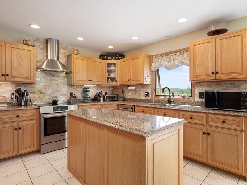 10155 N Morrison Road , Dresden, OH 43821 Photo 9