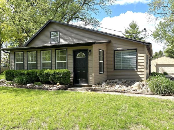 1896 Dyer Road , Grove City, OH 43123