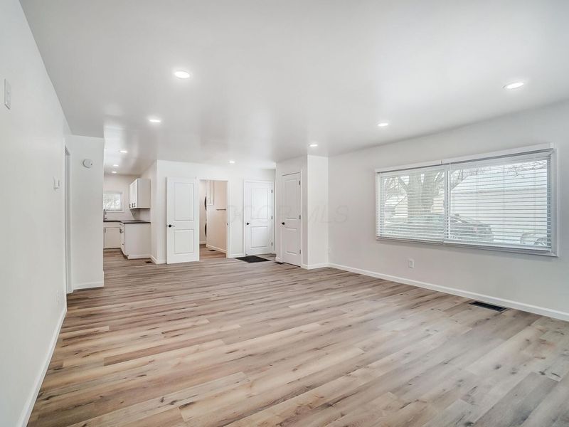 1896 Dyer Road , Grove City, OH 43123 Photo 10