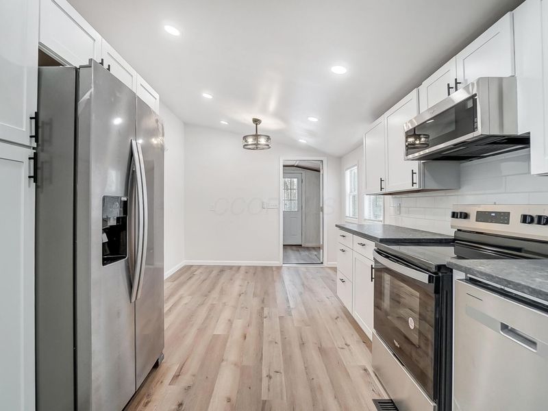 1896 Dyer Road , Grove City, OH 43123 Photo 12