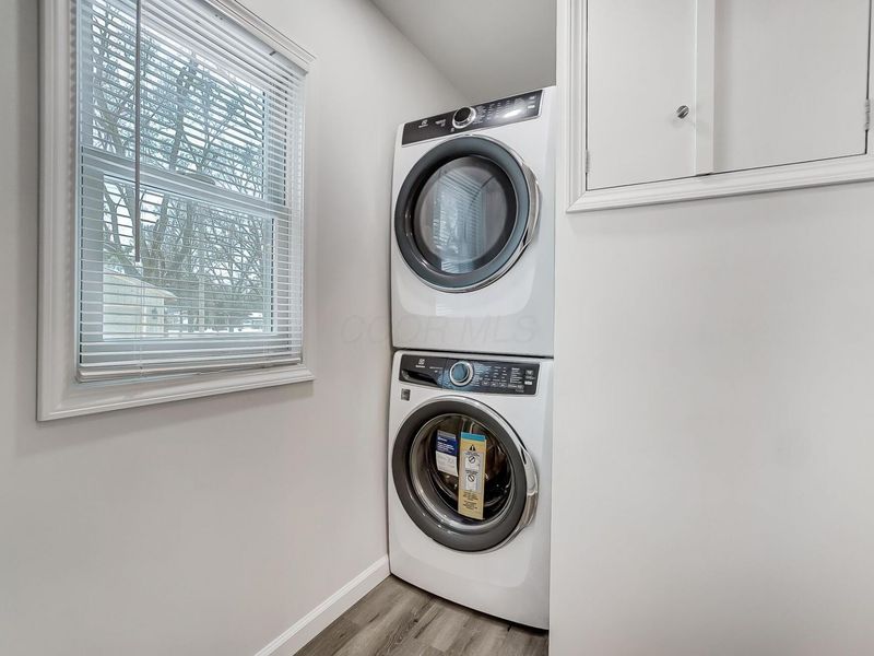 1896 Dyer Road , Grove City, OH 43123 Photo 28