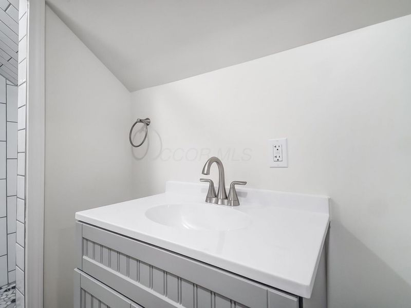 1896 Dyer Road , Grove City, OH 43123 Photo 38