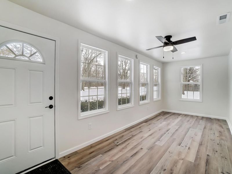 1896 Dyer Road , Grove City, OH 43123 Photo 4