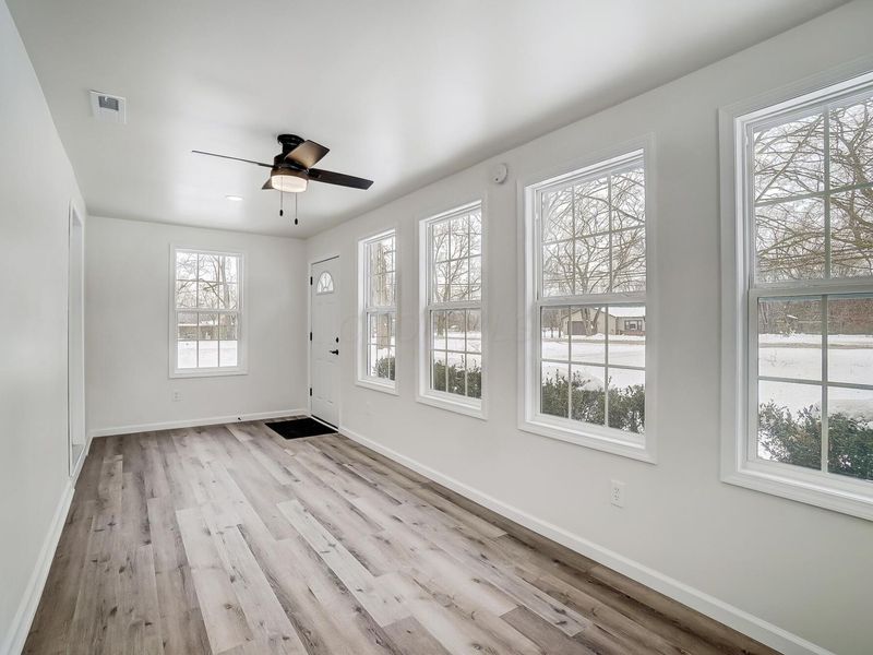 1896 Dyer Road , Grove City, OH 43123 Photo 5