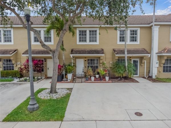 716 SW 122nd Ave , Pembroke Pines, FL 33025