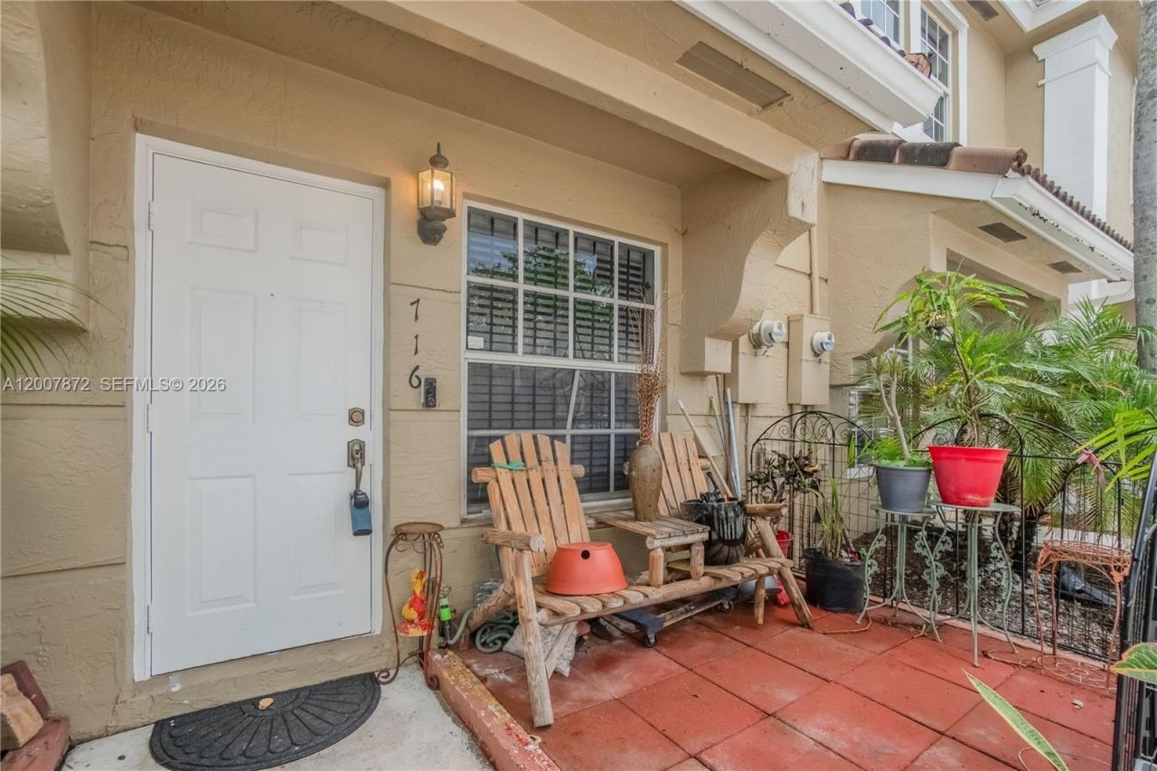 716 SW 122nd Ave, Pembroke Pines, FL 33025 Photo