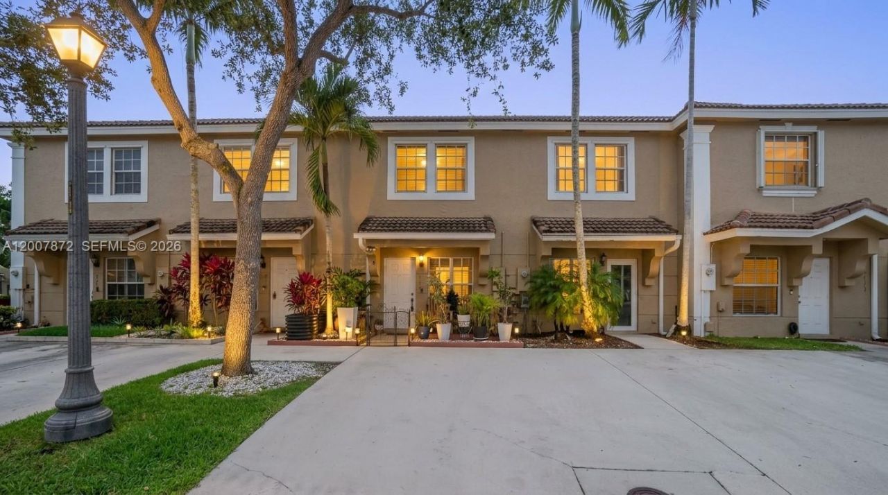 716 SW 122nd Ave, Pembroke Pines, FL 33025 Photo