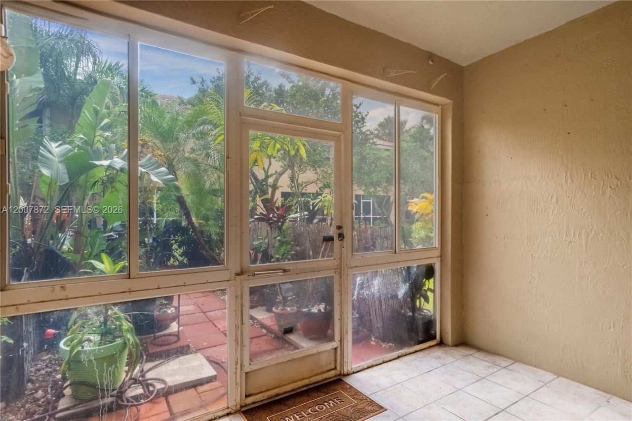 716 SW 122nd Ave, Pembroke Pines, FL 33025 Photo