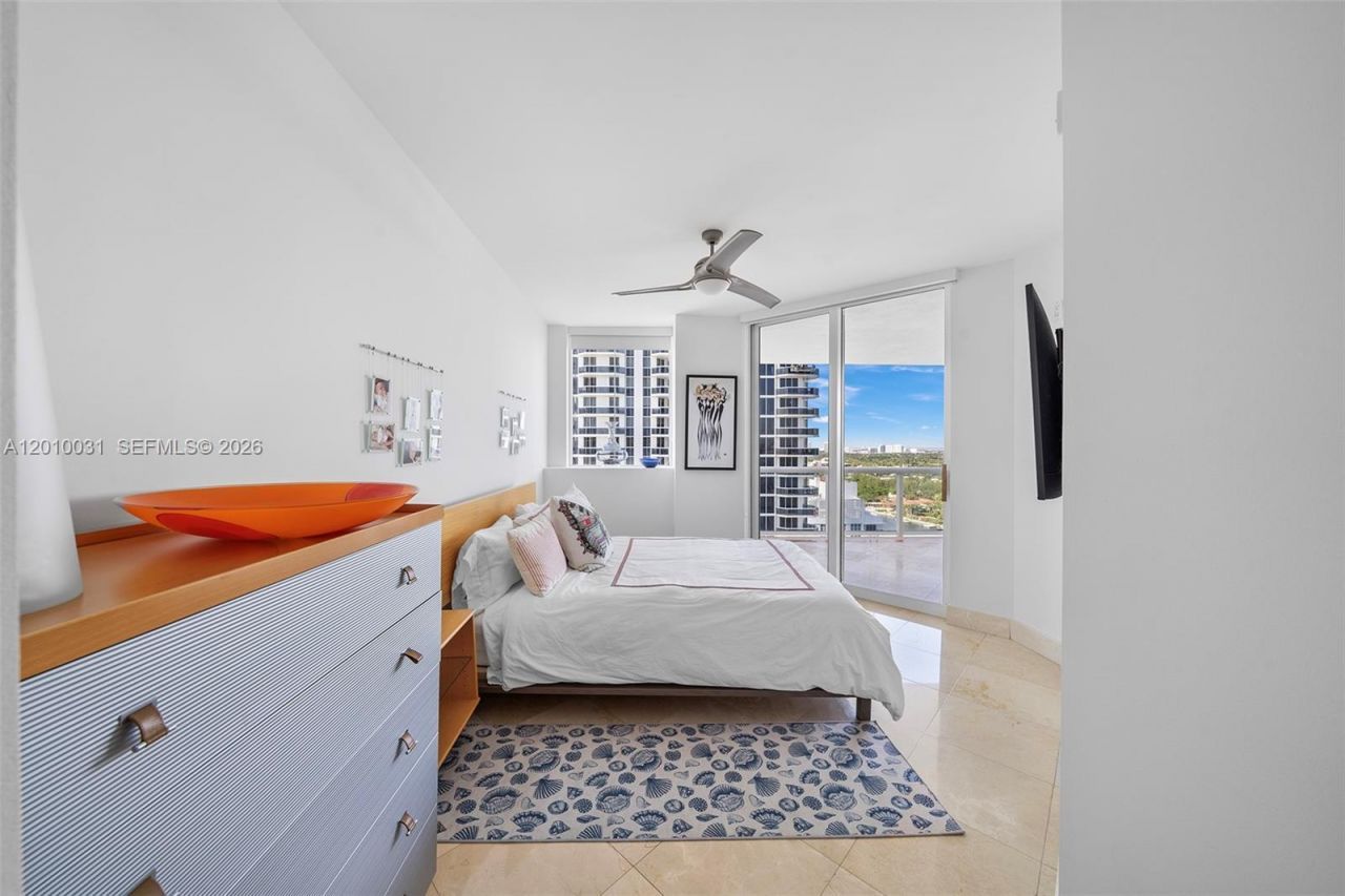 4779 Collins Ave , Unit 2404, Miami Beach, FL 33140 Photo