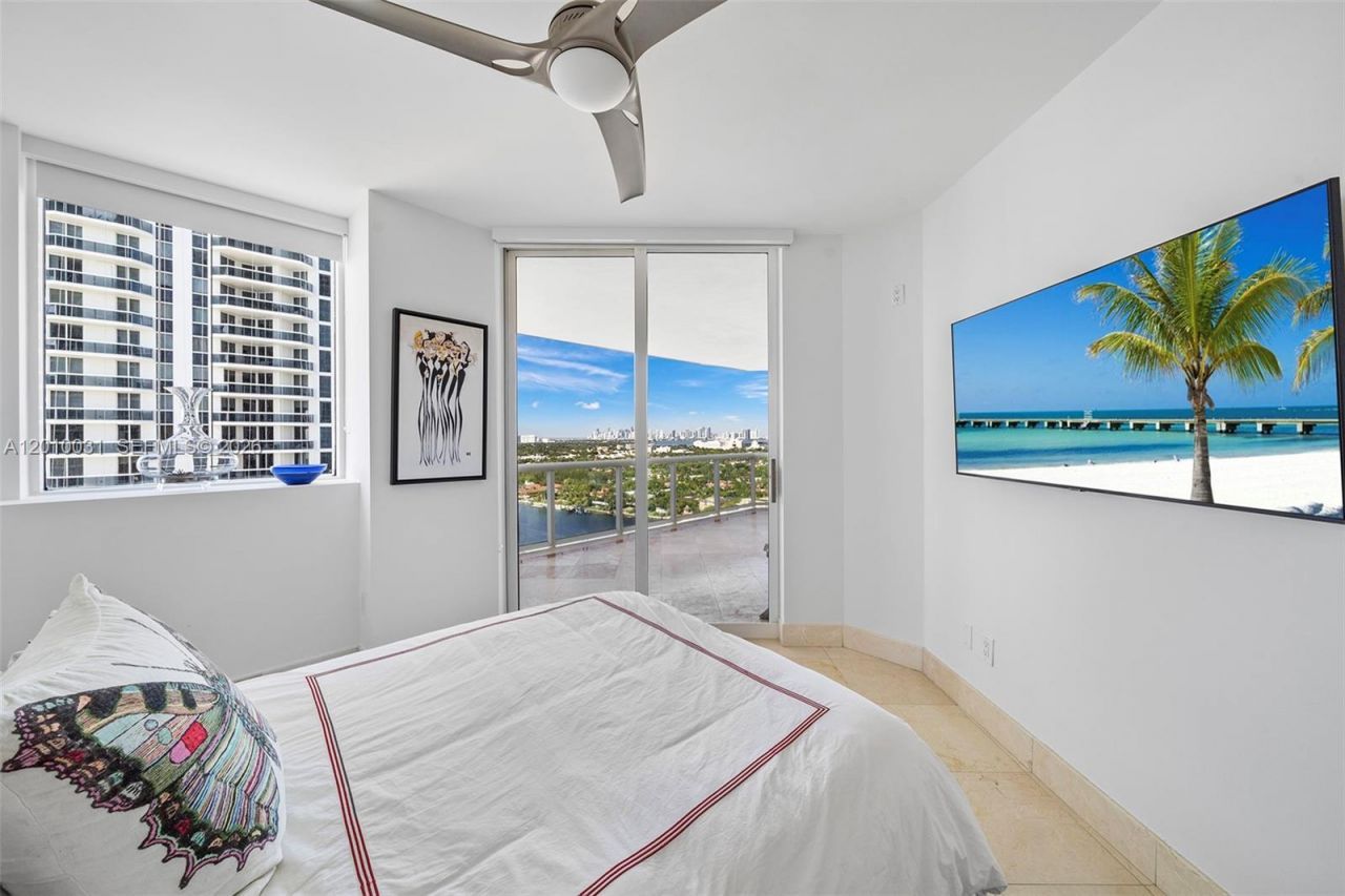 4779 Collins Ave , Unit 2404, Miami Beach, FL 33140 Photo