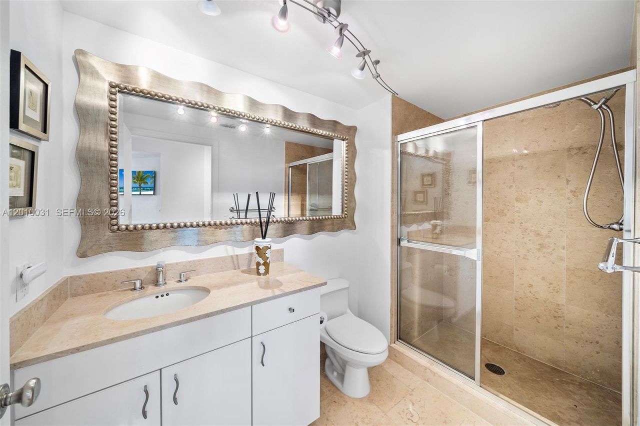 4779 Collins Ave , Unit 2404, Miami Beach, FL 33140 Photo