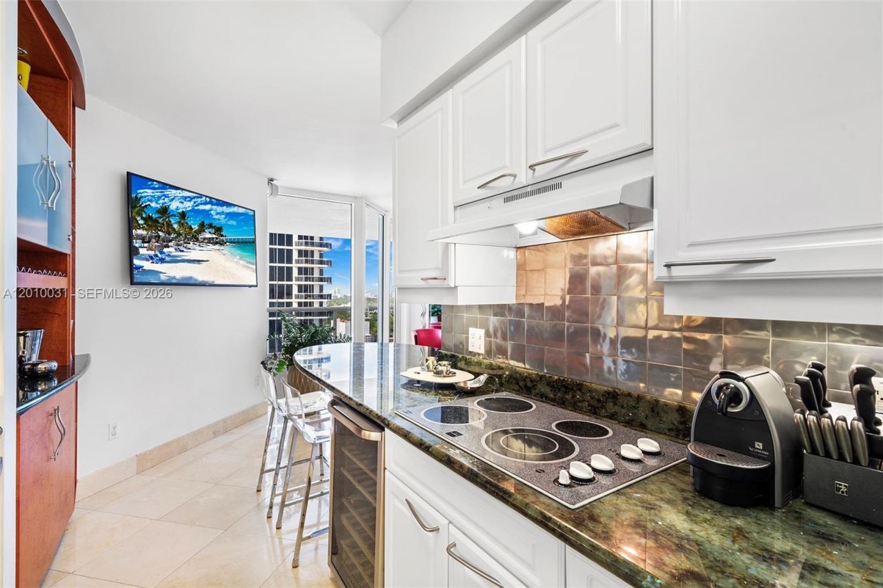 4779 Collins Ave , Unit 2404, Miami Beach, FL 33140 Photo