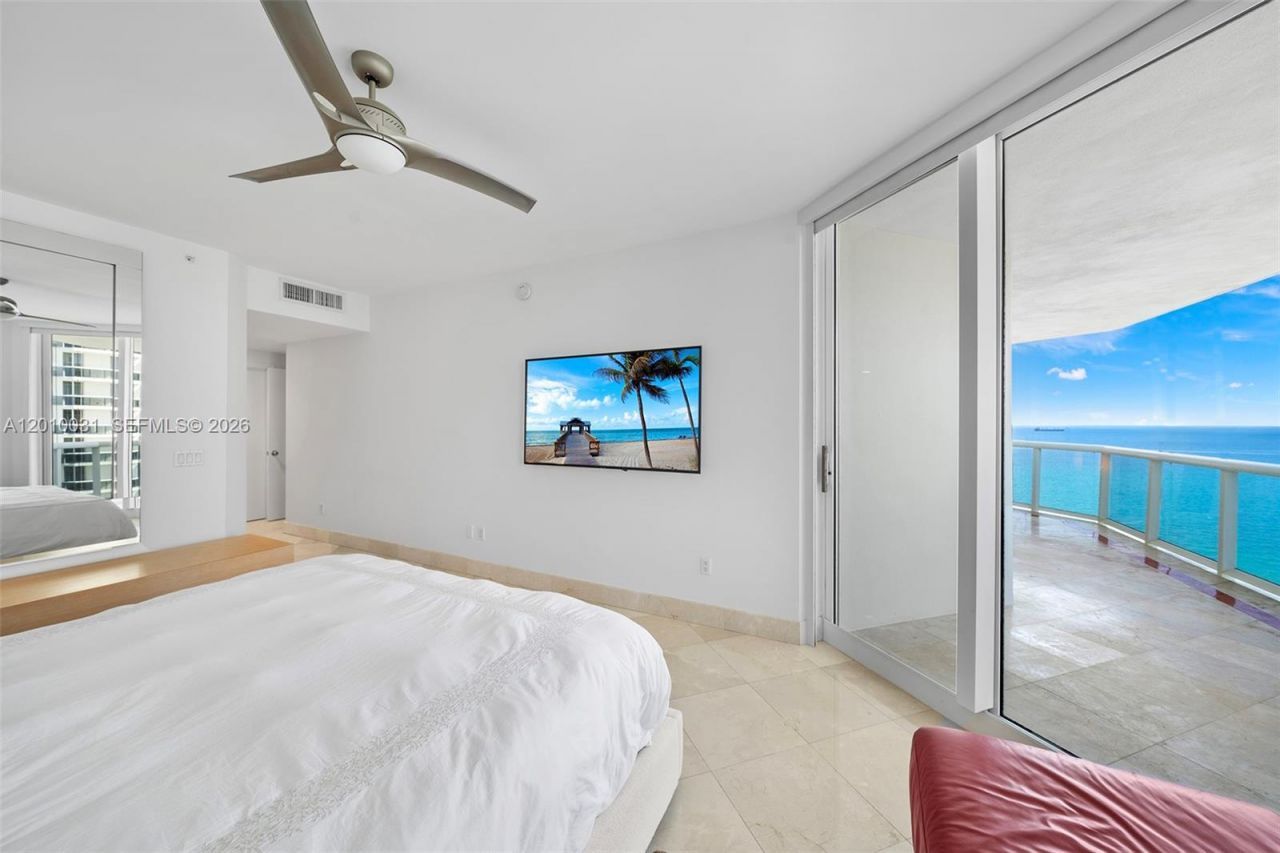 4779 Collins Ave , Unit 2404, Miami Beach, FL 33140 Photo