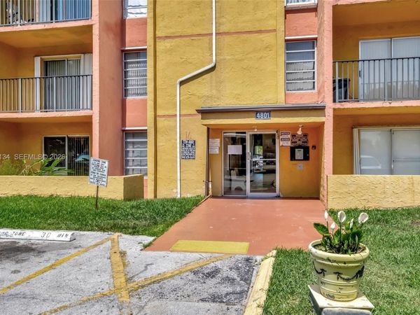 4801 NW 7th St, Unit 704-16, Miami, FL 33126