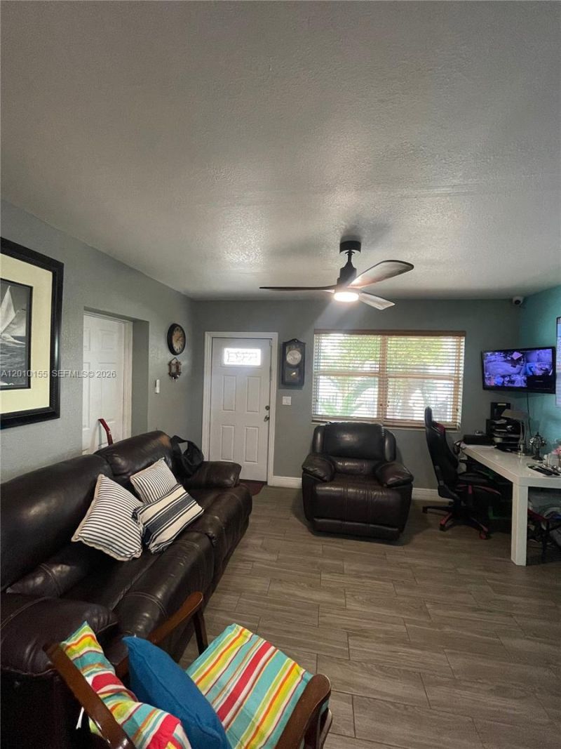 2144 NW 85th St, Miami, FL 33147 Photo