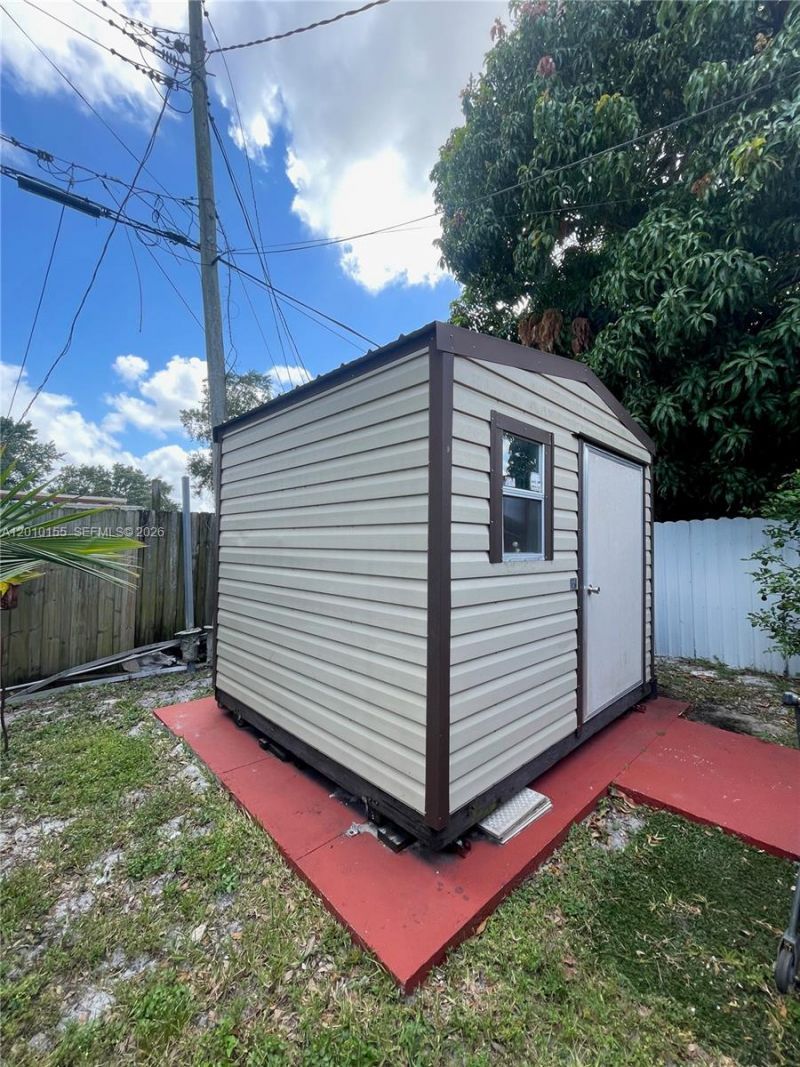 2144 NW 85th St, Miami, FL 33147 Photo