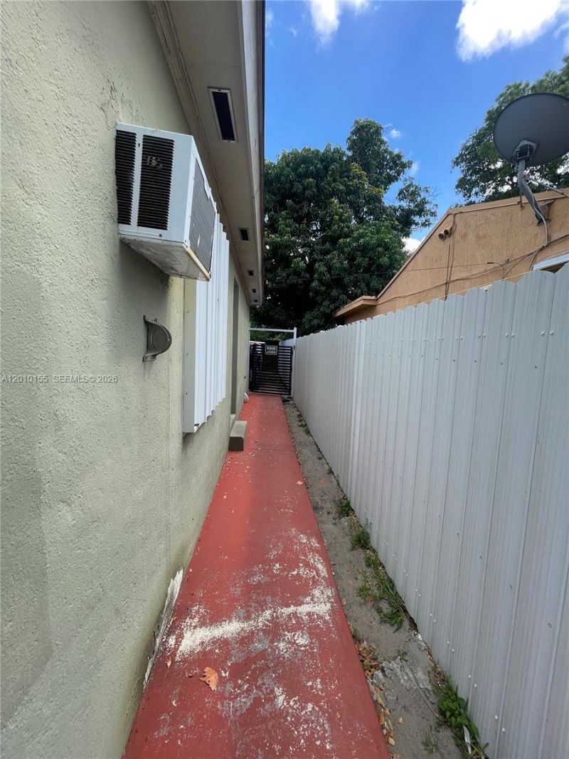 2144 NW 85th St, Miami, FL 33147 Photo
