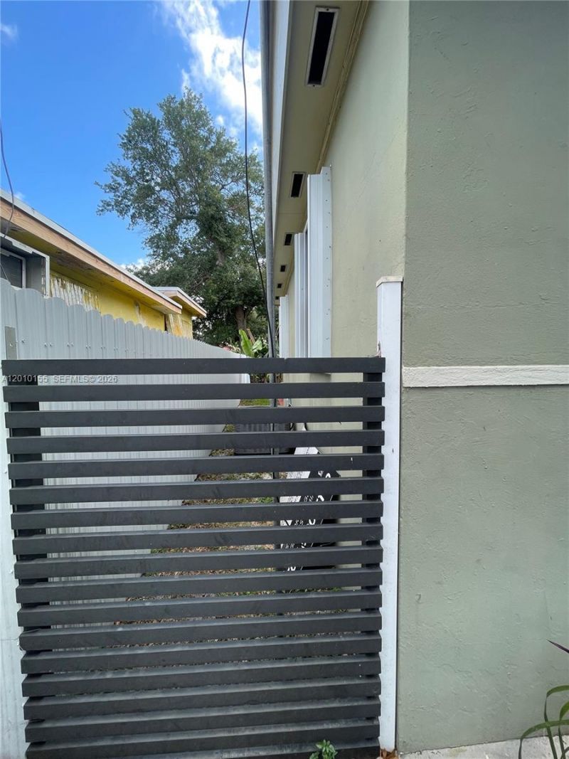 2144 NW 85th St, Miami, FL 33147 Photo