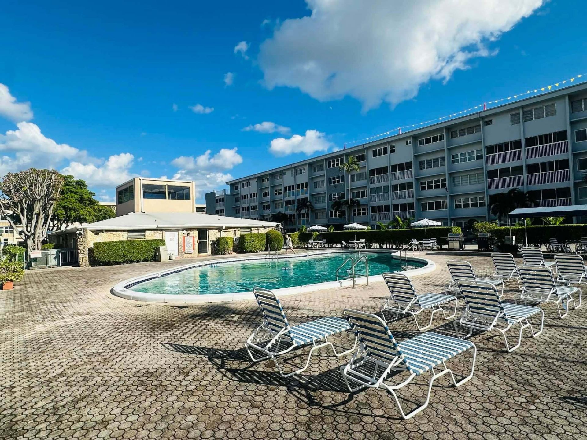 215 SE 3rd Avenue, Hallandale Beach, FL 33009 Photo