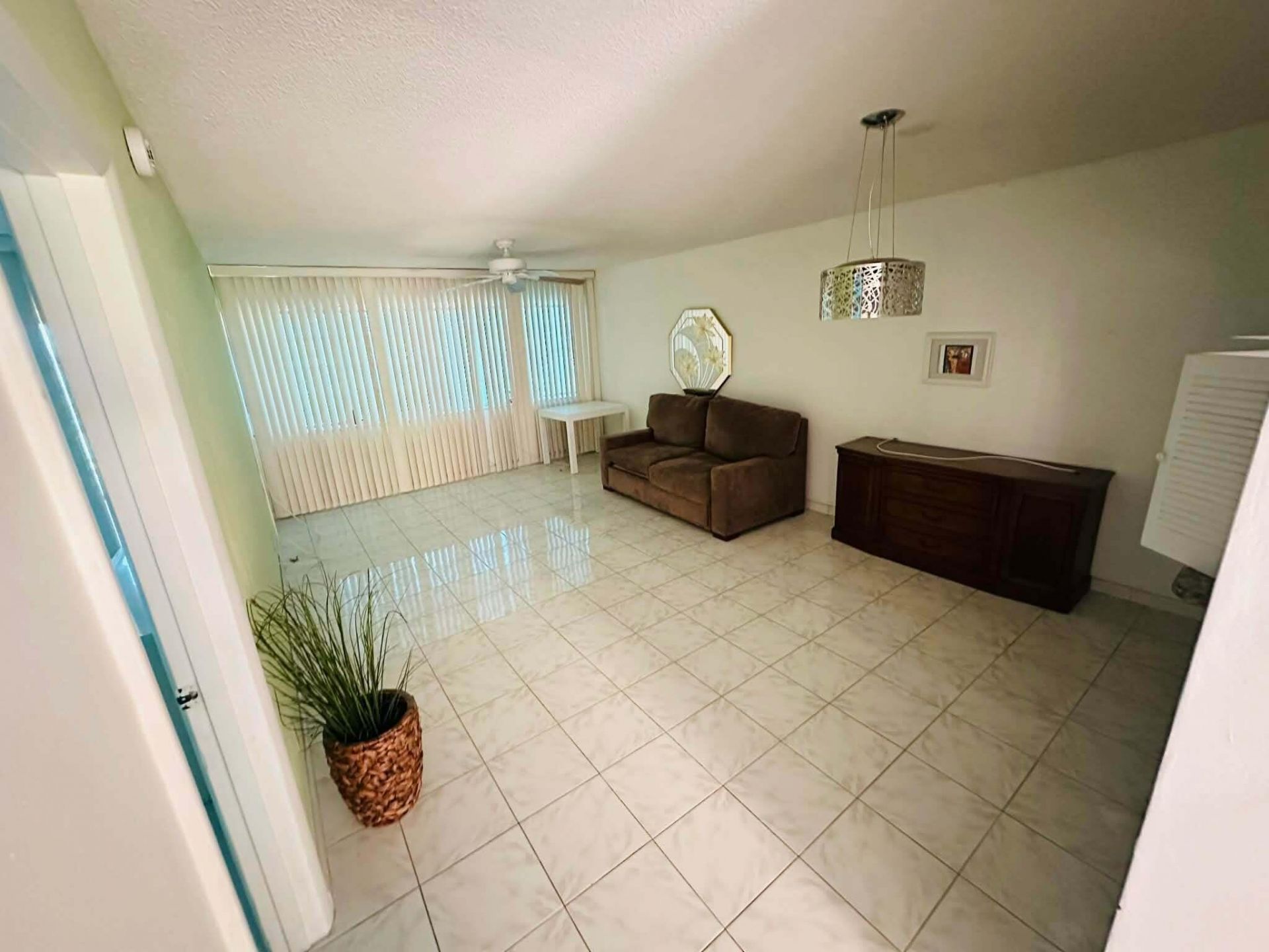 215 SE 3rd Avenue, Hallandale Beach, FL 33009 Photo