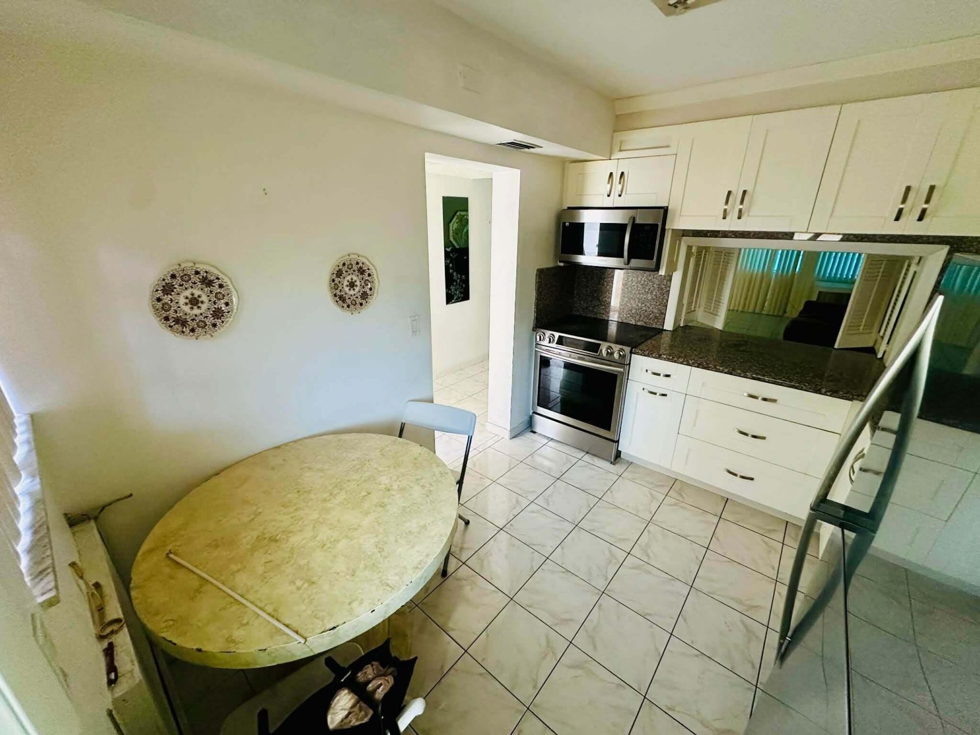 215 SE 3rd Avenue, Hallandale Beach, FL 33009 Photo