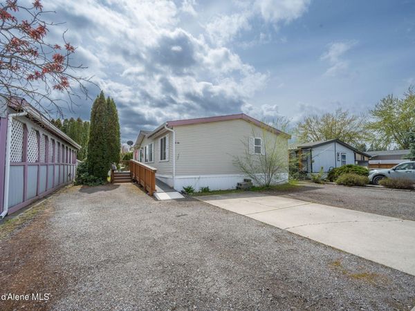 2082 W Yorkshire AVE, Coeur d'Alene, ID 83815