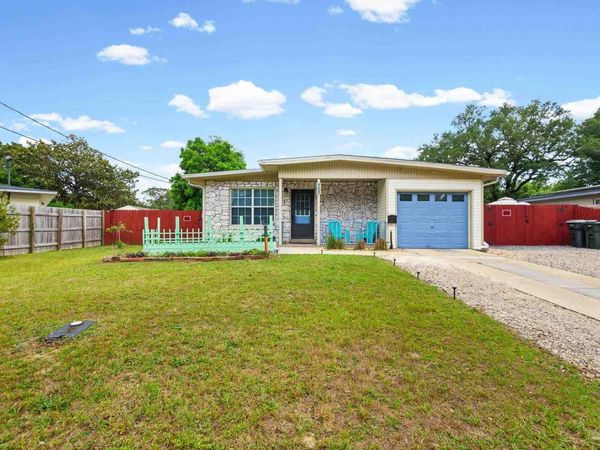 903 Clearview Ave, Pensacola, FL 32505