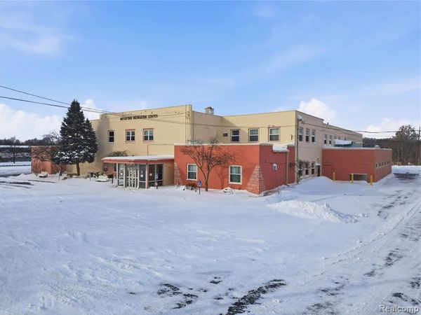 5640 Williams Lake Road , Waterford Twp, MI 48329