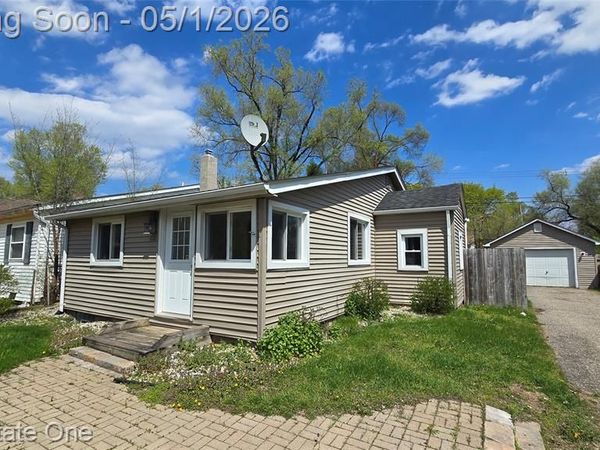3148 Woodlawn Street, Commerce Twp, MI 48390