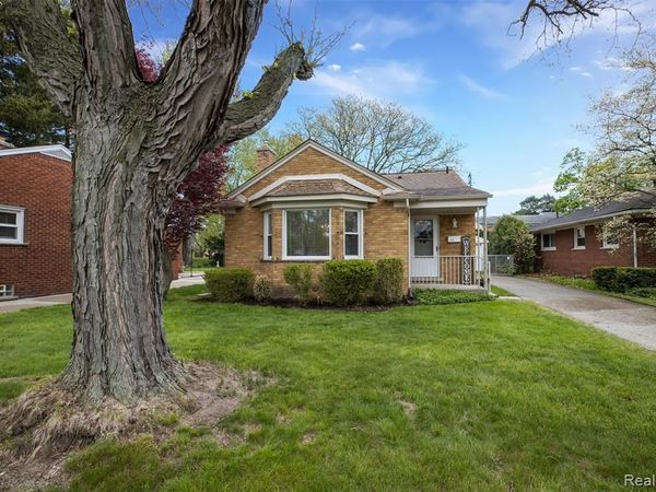 22157 Mauer Street, St. Clair Shores, MI 48080