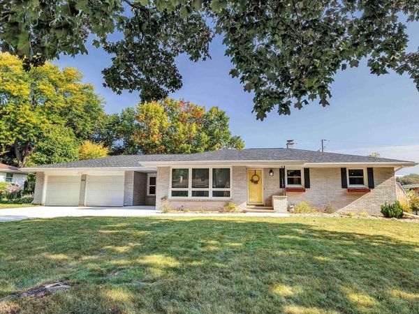 976 WATERMOLEN AVENUE, Green Bay, WI 54304