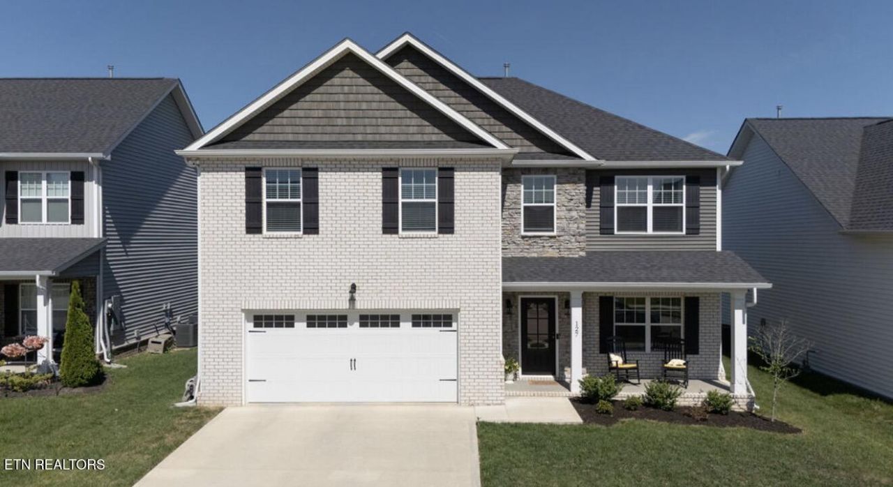 127 Songberry St, Oak Ridge, TN 37830 Main Photo