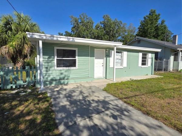 8623 N WILLOW AVENUE , TAMPA, FL 33604